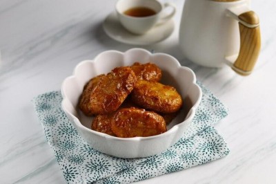 6-makanan-dari-tepung-ketan-enak-untuk-camilan-sore-hari